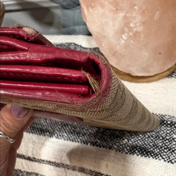 Gucci Tan and Red Women's authentic Wallet(project wallet) - Picture 11 of 16